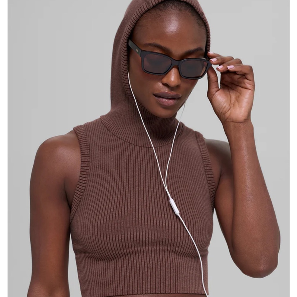 ALO Yoga Brown Sleeveless Sweater